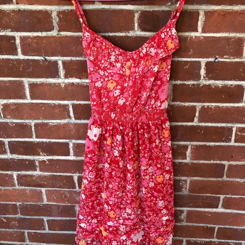 🌴 3/$12 ‘So’ floral mini strap dress